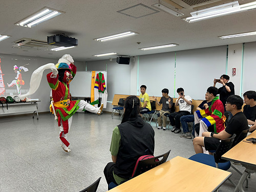얼쑤 좋다! 탈춤 한마당 교육 모습